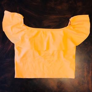 Kortni Jeane Ruffled Around Top M